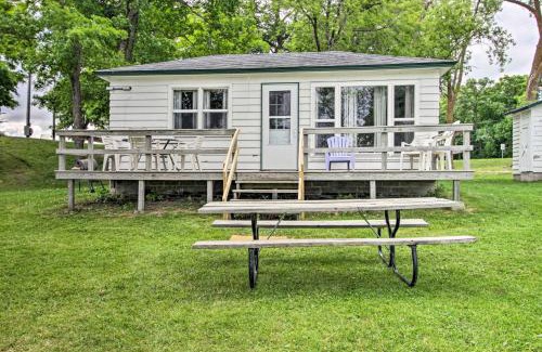 Dent Casa | Lake Retreat with Dock, Deck and BBQ, BYO Boat!