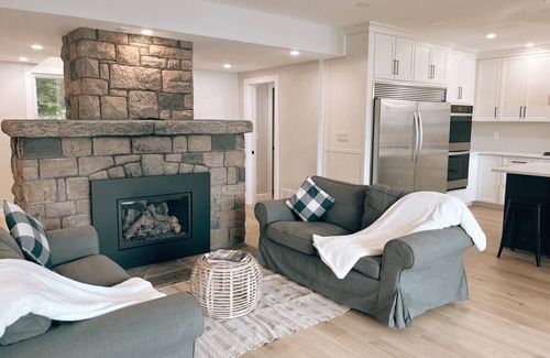 Rosseau Casa | Lake Rosseau lake house over 200 ft waterfront very private.Amazing sunrises!