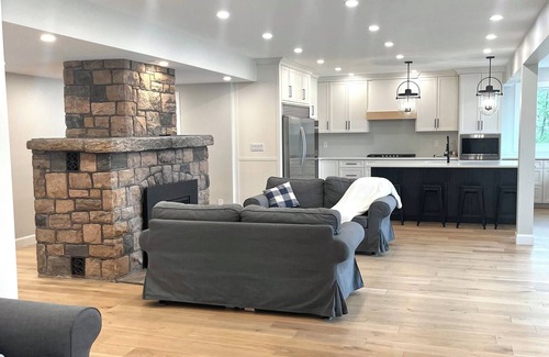 Rosseau Casa | Lake Rosseau lake house over 200 ft waterfront very private.Amazing sunrises!