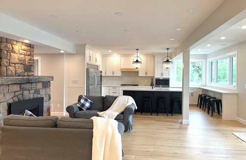 Rosseau Casa | Lake Rosseau lake house over 200 ft waterfront very private.Amazing sunrises!