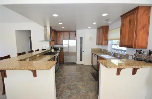 Bass Lake Casa | Lake Shore Lake Front Free Night Special