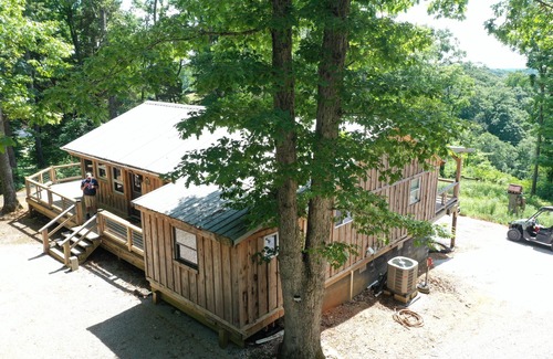 Nancy Cabina | Lake side Abode with a Spectacular year round View of the lake. 🌅