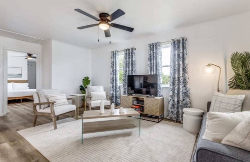 Princeton Casa | Lake Side House close to Outdoor Fun, Fishing
