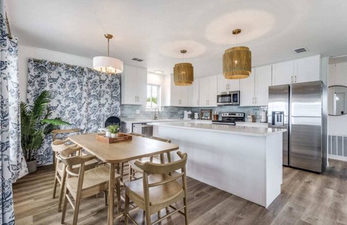 Princeton Casa | Lake Side House close to Outdoor Fun, Fishing
