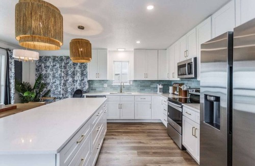Princeton Casa | Lake Side House close to Outdoor Fun, Fishing