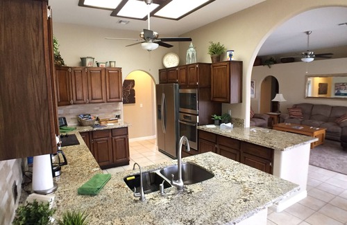 Lake Havasu City Casa | Lake Side of Highway, Mins. al agua, piscina climatizada y spa, hasta cerrar vistas al lago