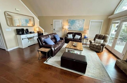 Hardwick Casa | Lake Sinclair Escape - boathouse, 4 bedroom