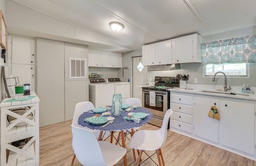 Milledgeville Casa | Lake Sinclair Escape: Screened Porch, Modern Style