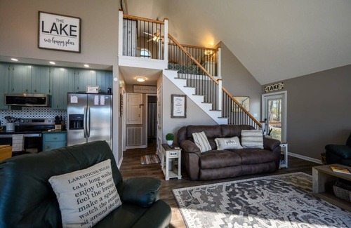 Eatonton Casa | Lake Sinclair Home: Waterfront, Dock & Fire Pit!
