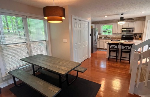 Lake Oconee Casa | Lake Sinclair Shore, 10 Guests, 5 beds, SMART Home!