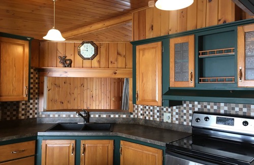 Poultney Cabaña | Lake St Catherine Vermont Camp Rockytop