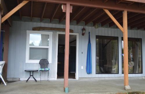 Lacey Casa | Lake St Claire Waterfront, 1 beds, 1 bath