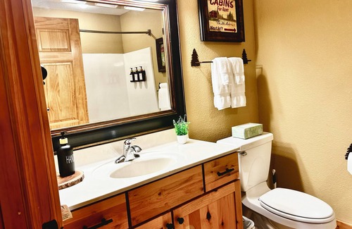 Two Harbors Condominio | Lake Superior Two Queen Bed Studio~Pool/Hot tub-Burlington Bay