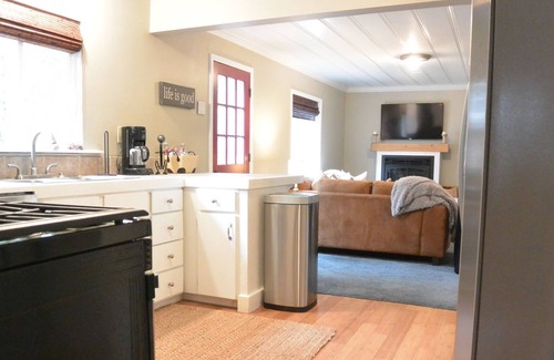 Sierra Tract Cabaña | ~ Lake Tahoe Cottage by-Heavenly-ski-Resort ~