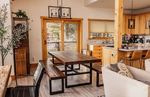 Tahoe Vista Casa | Lake Tahoe - Lake View and Pet Friendly!