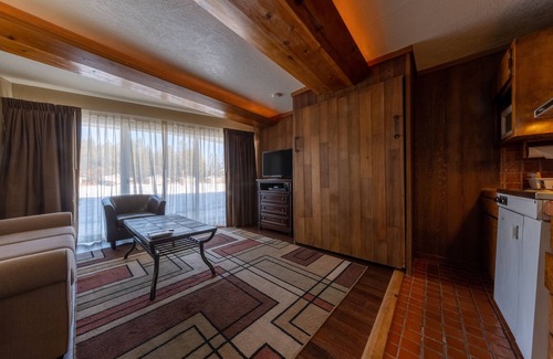 Tahoe Vista Hotel | Lake Tahoe/ Studio w/Kitchenette, Outdoor Pool, Beach, Free Parking!