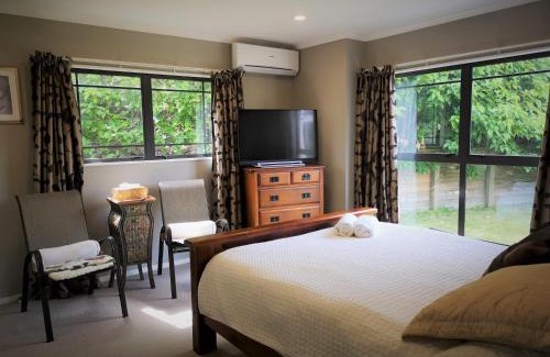 Waipahihi Casa | Lake Taupo Holiday Home