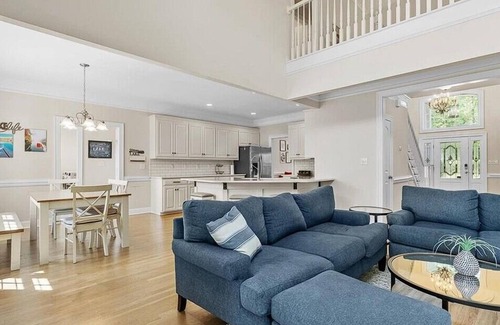 Wise Casa | Lake Therapy | Waterfront | Pet-friendly