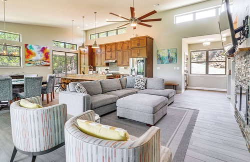 Leander Casa | Lake Travis House w/ Private Dock, Pool & Hot Tub!