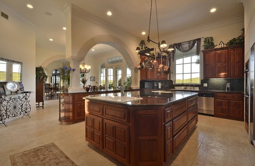 Paradise Cove Casa | Lake Travis * 16,000 Sq. Pie. Waterfront Luxury 12+ Acre Estate con casa de huéspedes