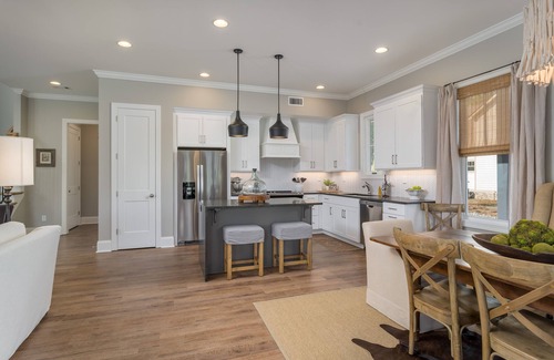 Samantha Cabaña | Lake Tuscaloosa Getaway! Perfect for Football Weekends!