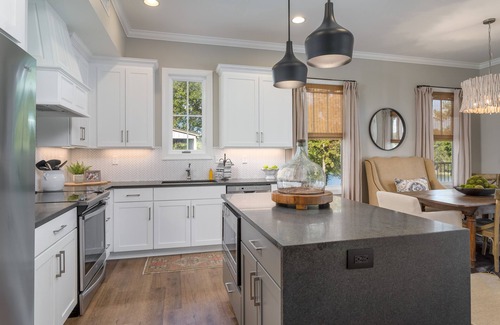 Samantha Cabaña | Lake Tuscaloosa Getaway! Perfect for Football Weekends!