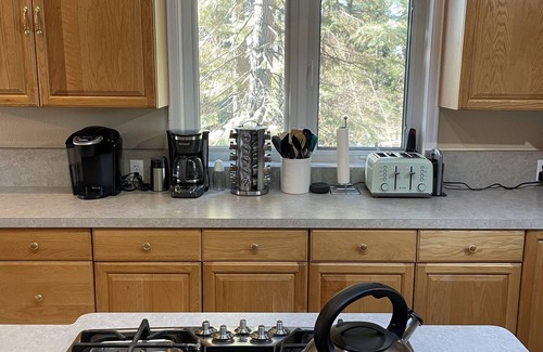Lake Almanor Country Club Casa | Lake retreat for multiple families w/ game room!
