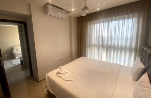 Hiranandani Gardens Apartamento | Lake View 1-bedroom @ Hiranandani Powai- Maxxvalue