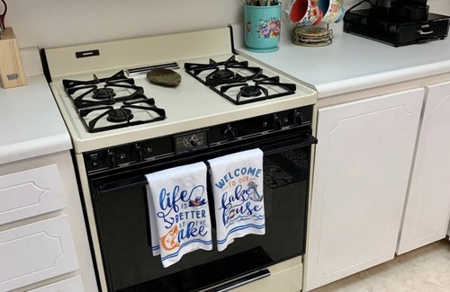 Sand Lake Apartamento | Lake view 2 bedroom with kitchen and balcony