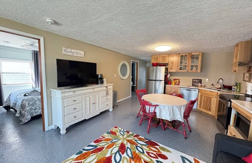 Celina Cabaña | Lake View 2Bdrm Cottage in Celina, Ohio Neighborhood Near Shopping & Dining
