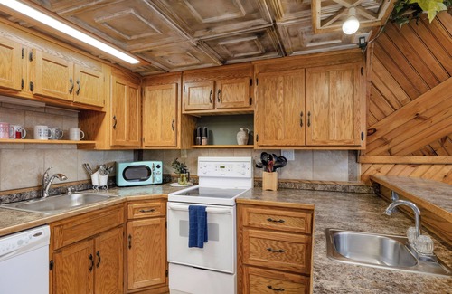 Lampe Chalet De Esquí | Lake View, 3 Decks, King Bed, Fire Pit, Dogwood Canyon-15 min.