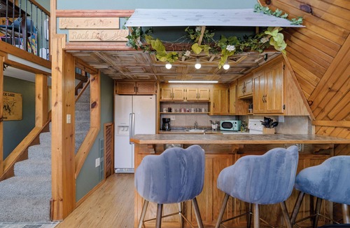 Lampe Chalet De Esquí | Lake View, 3 Decks, King Bed, Fire Pit, Dogwood Canyon-15 min.