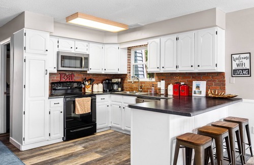 Kalkaska Casa | Lake View & Access/Hot Tub/5000 Arcade Games/Pool Table/Pontoon for Rent
