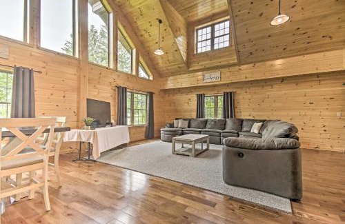 Wrightsville Casa | Lake View and Hot Tub Wrightsville Cabin!