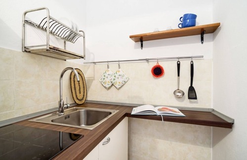 Vassena Apartamento | Apt lake view with garden! WIFI and relaxation!