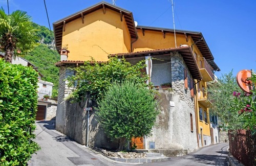Vassena Apartamento | Apt lake view with garden! WIFI and relaxation!
