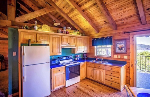 Garfield Cabina | Lakeview Country Blue Log Cabin