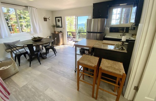 Tahoma Cabina | Cozy Lake View Cabin, ** Paseo al lago - En el lado del lago de la carretera, 2b 1. 5b ..