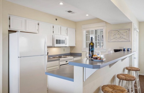 Kimberling City Condominio | Lake View Condo-Firepit Table-Table Rock Access-Free Attraction Tickets-Outdoor Pool
