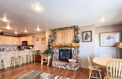 Harbor Village Casa | Lake View Condo 874 1