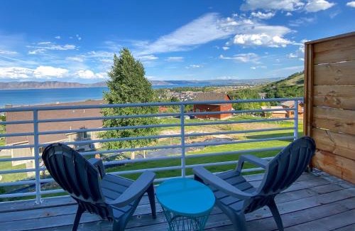 Harbor Village Casa | Lake View Condo 902 4
