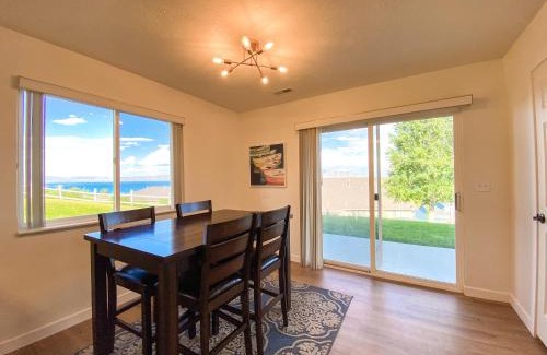 Harbor Village Casa | Lake View Condo 902 4