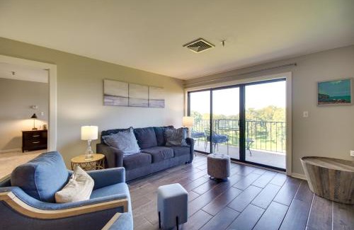 Afton Apartamento | Lake-View Condo Condo in Vista Towers Shangri-La!