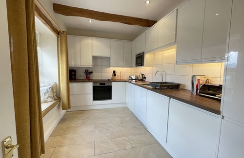 Thornthwaite Cabaña | Lake View Cottage - an apartment that sleeps 4 guests in 2 bedrooms