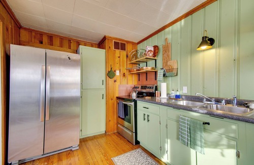 Gravois Mills Casa | Lake View Cottage: Lake Ozarks Getaway