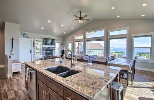 Sweetwater Casa | Lake-View Escape with Private Beach Resort Access!