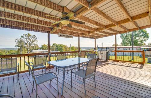 Mountain Home Casa | Lake-View Getaway with Grill in Mountain Home!