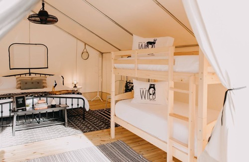 Delta Alquiler De RV | LAKE VIEW Glamping at Cheaha State Park, pet friendly, water, hiking, swimming