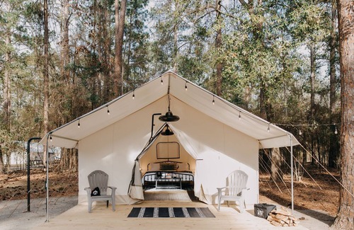 Delta Alquiler De RV | LAKE VIEW Glamping at Cheaha State Park, pet friendly, water, hiking, swimming