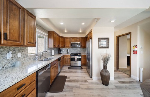 Lake Arrowhead Casa | Lake View Home & Guest House - Pet-Friendly Vacation Rental In Lake Arrowhead CA